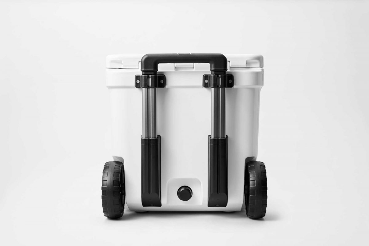 YETI WHEELED ROADIE 48 COOOLER