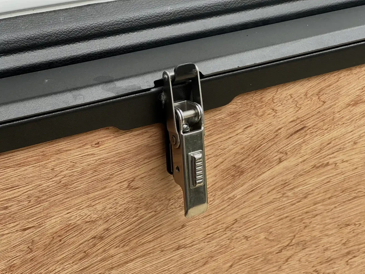 Tailgate table latch on Jeep Wrangler JL